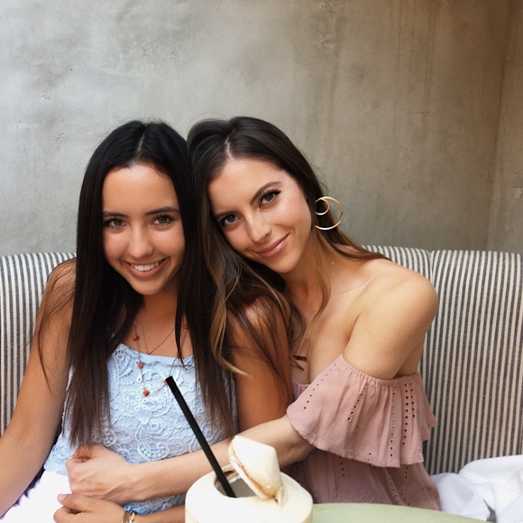 ASTR the label Off the shoulder top - Picture 6 of 6